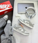 DUNK LOW BRANCO CINZA